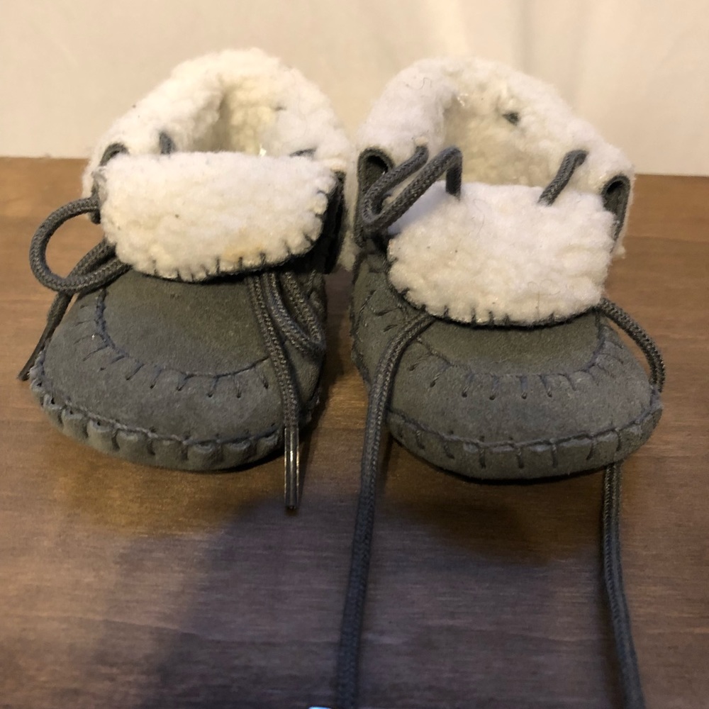 Brand Old Navy New Moccasin Booties - Picture 2 of 3
